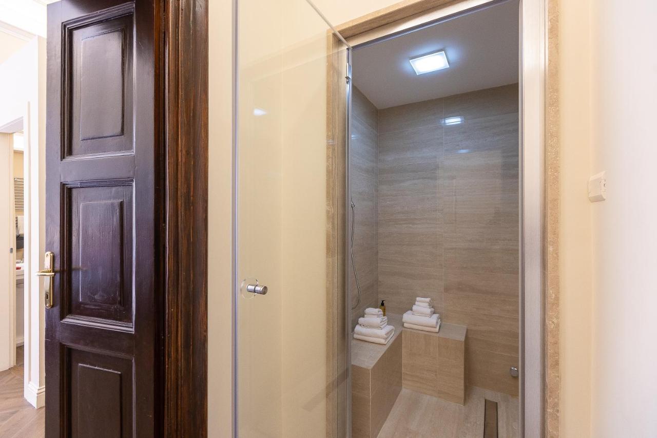 Spa Apartment Via Barberini Rome Luaran gambar